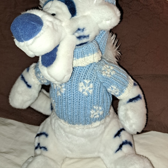 Disney Store Exclusive Blue/White Tigger - Picture 10 of 11